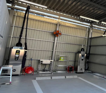 Whitepit和歌山大浦店の日差しよけの屋根